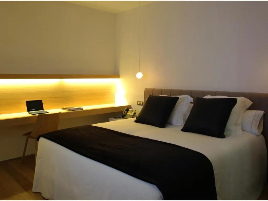 Double or Twin ECONOMY Room, Ohla Barcelona, Barcelona