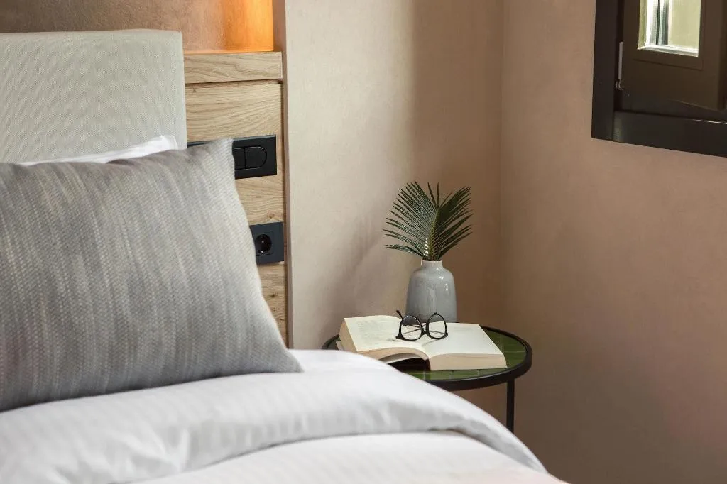 Room, J&G Suites, Crete