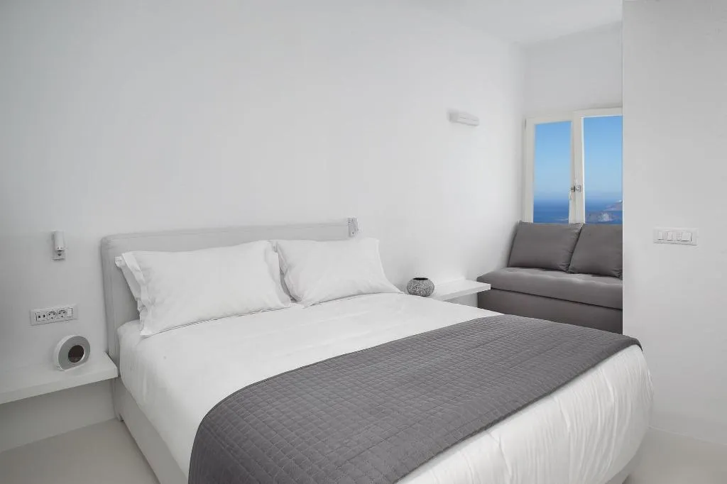 Room, May Seven Suites Hotel, Santorini
