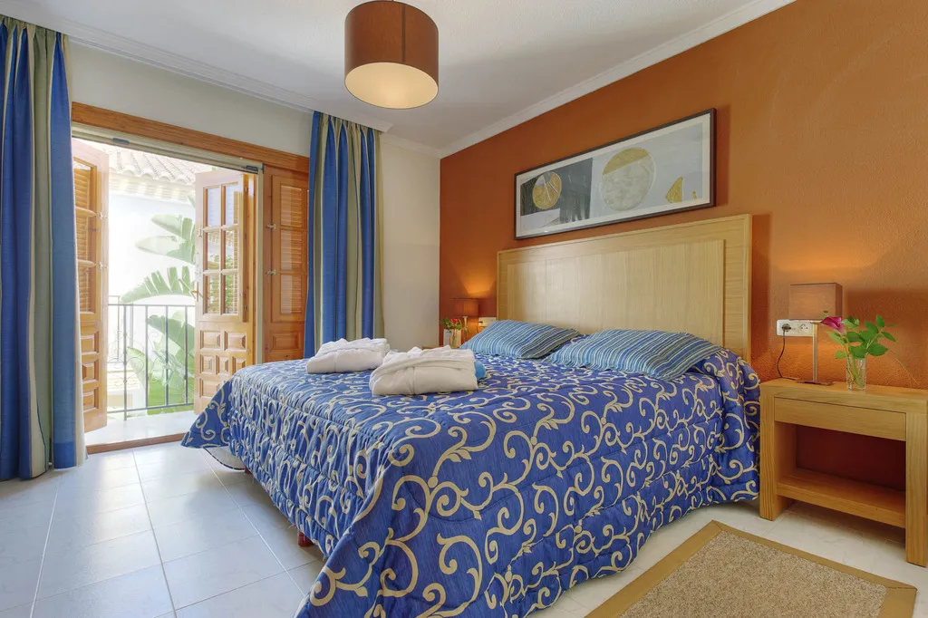 APARTMENT DELUXE CAPACITY 4 Room, Muthu Infiniti Beach Resort, Costa Almeria