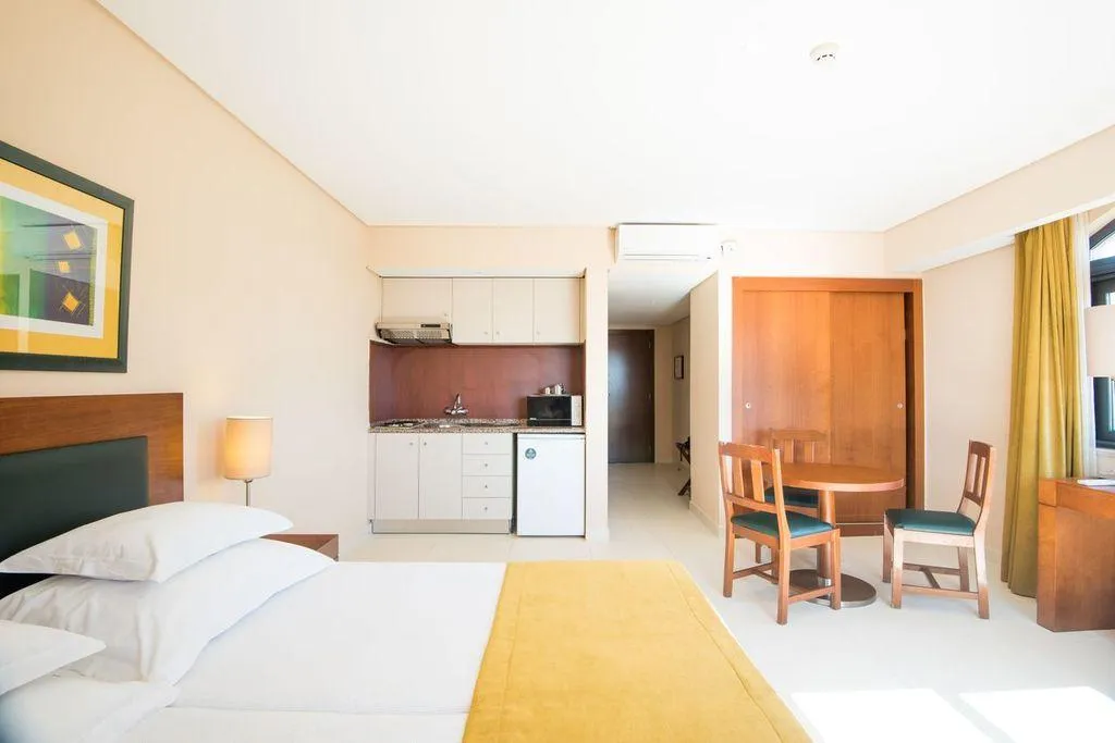 TWIN CLASSIC Room, Vila Gale Atlantico, Algarve