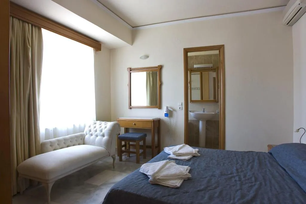 Room, Futura, Crete