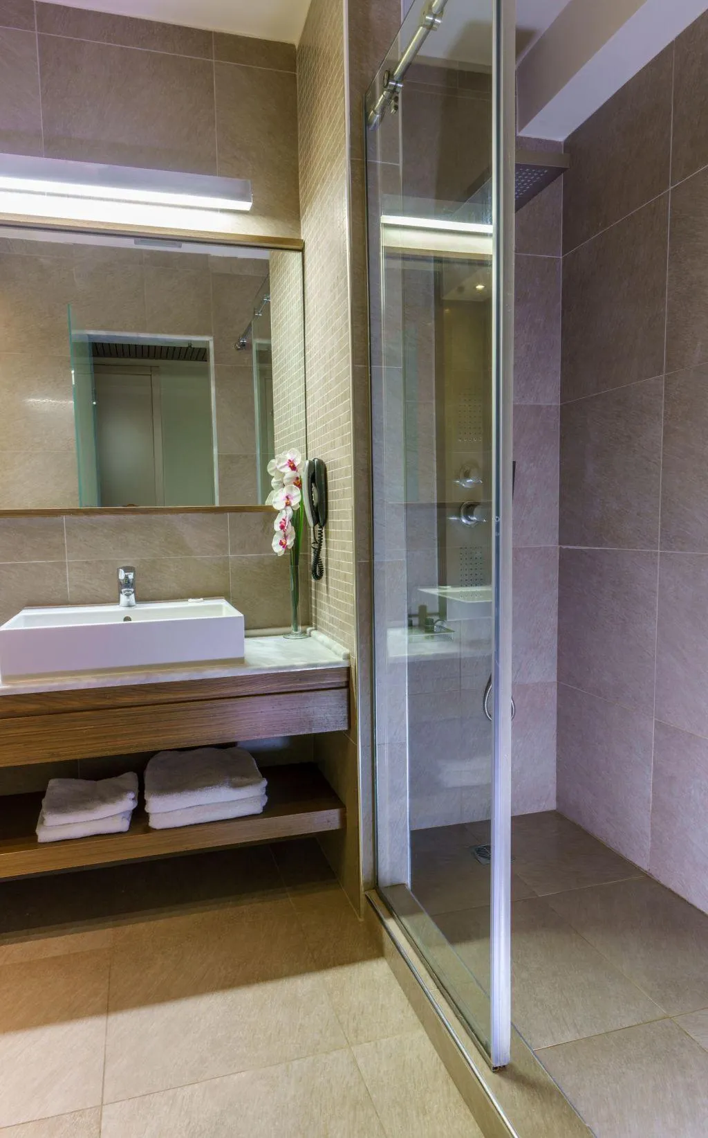 FAMILY ROOM LAND VIEW Room, Cosmopolitan Hotel by GHH, Thessaloniki