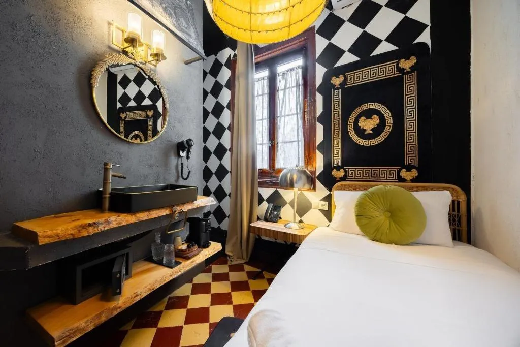 SINGLE STANDARD Room, Life Gran Via - Tropical Garden, Madrid