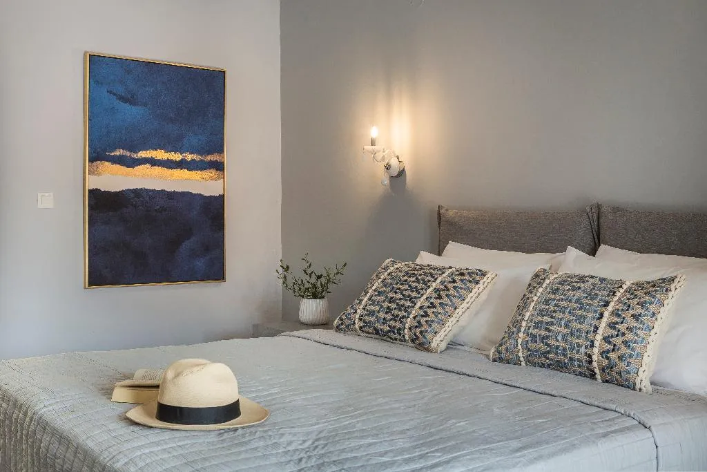 TWIN WITH DOUBLE BED Room, Makis Hotel, Kefallinia
