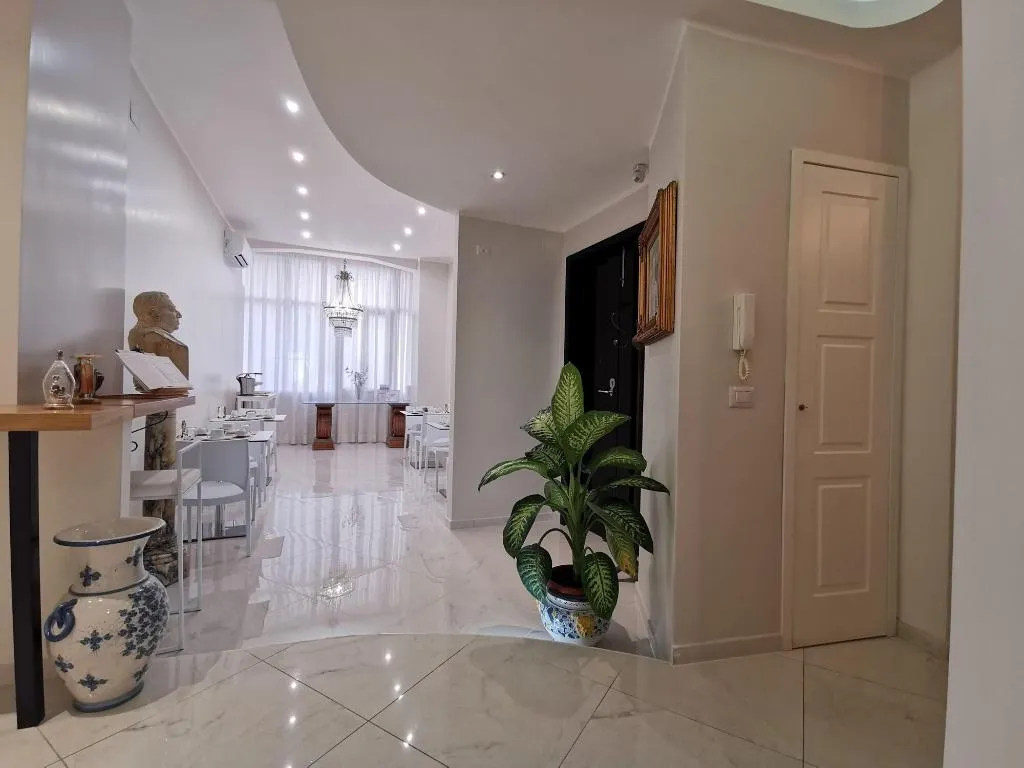Lobby, Residenza Borbonica, Naples