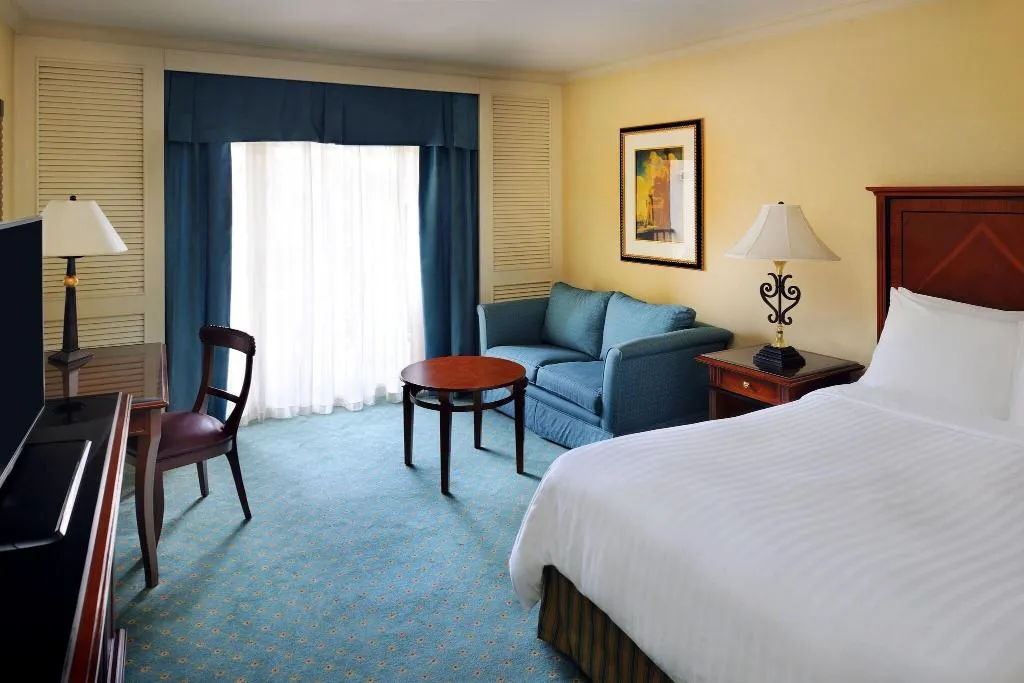 SUITE EXECUTIVE KING BED Room, Cairo Marriott hotel & Omar Khayyam Casino, Cairo