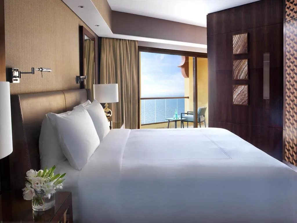 JUNIOR SUITE STANDARD Room, Fairmont Ajman, Dubai