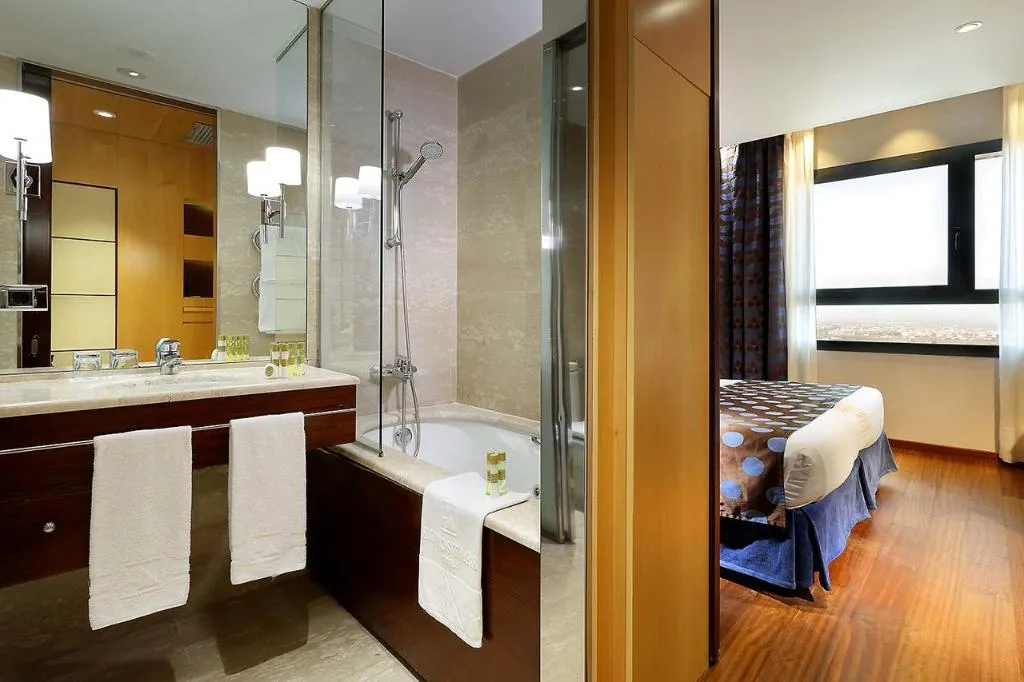 DOUBLE SINGLE USE SUPERIOR Room, Eurostars Gran Valencia, Valencia
