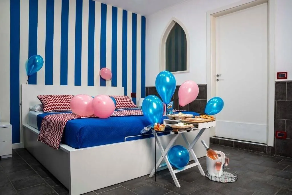 Room, Yacht Club Angioino, Naples