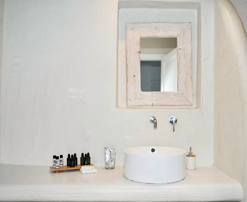 TRIPLE DELUXE Room, The Last Sunbeam, Santorini