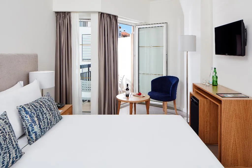 FAMILY ROOM CAPACITY 4 Room, NH Lagos Algarve Resort, Algarve