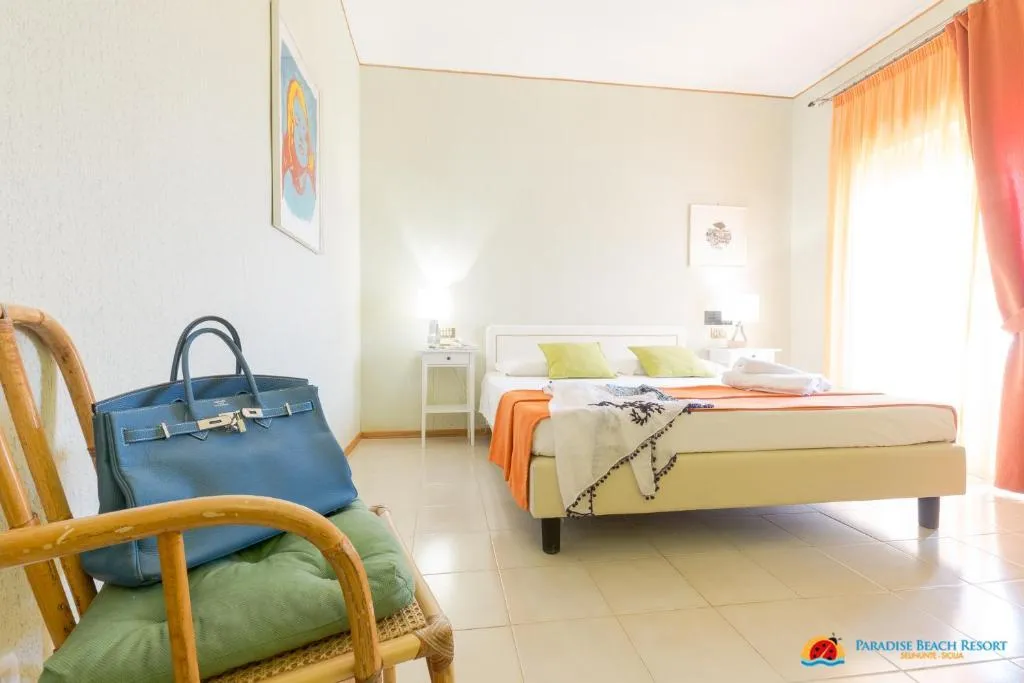 TRIPLE SEA VIEW Room, Paradise Beach Resort, Palermo