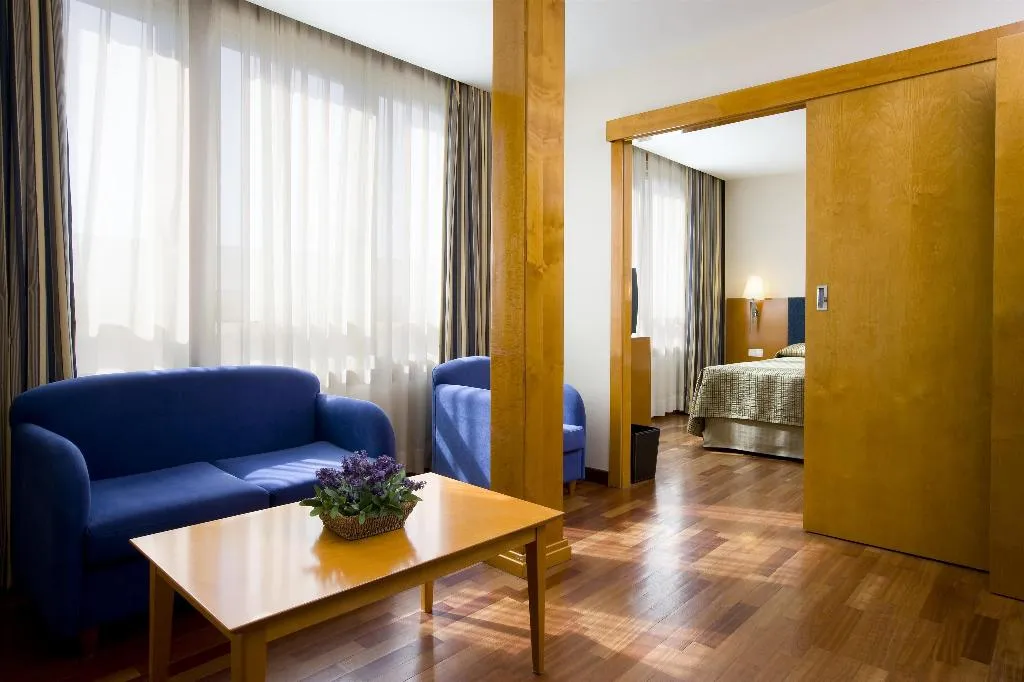 JUNIOR SUITE STANDARD Room, NH Castellón Mindoro, Valencia