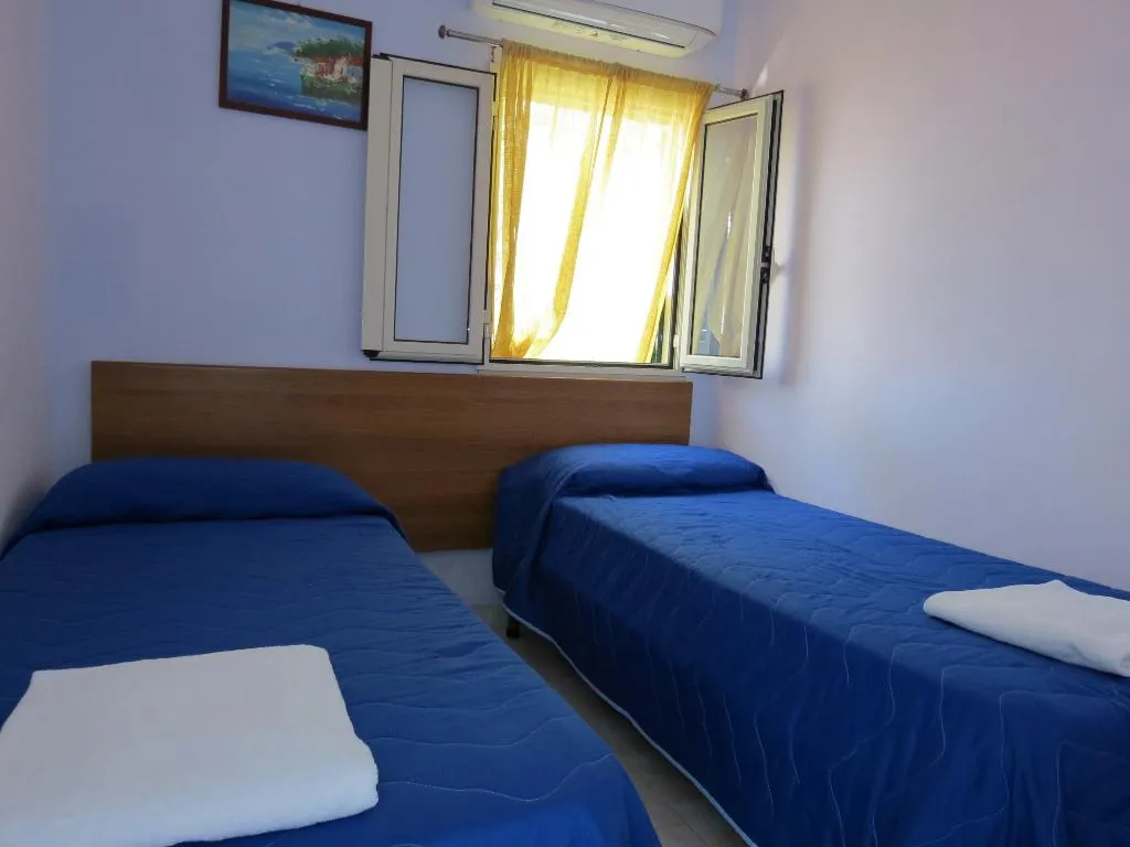 CHALET SEA VIEW CAPACITY 4 Room, Baia Serena, Naples