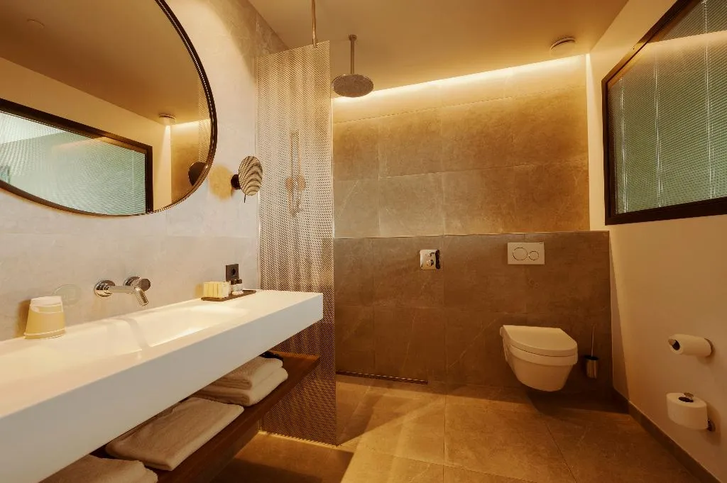 TWIN COMFORT Room, Van der Valk Hotel Amsterdam Zuidas, Amsterdam