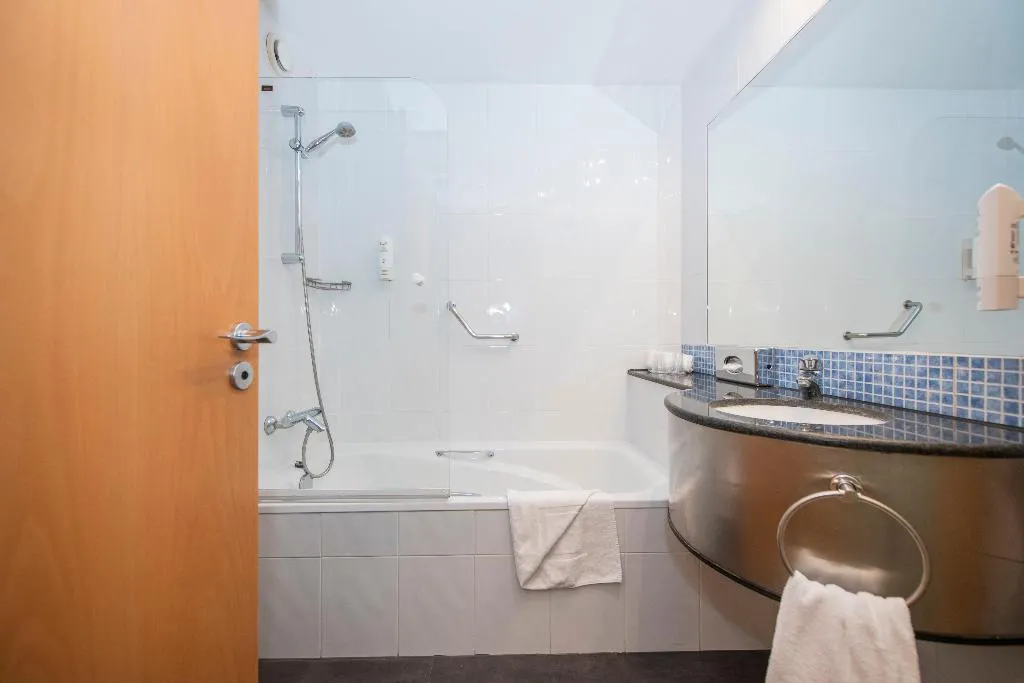 DOUBLE QUEEN SIZE BED Room, Holiday Inn Express Molins de Rei, Barcelona
