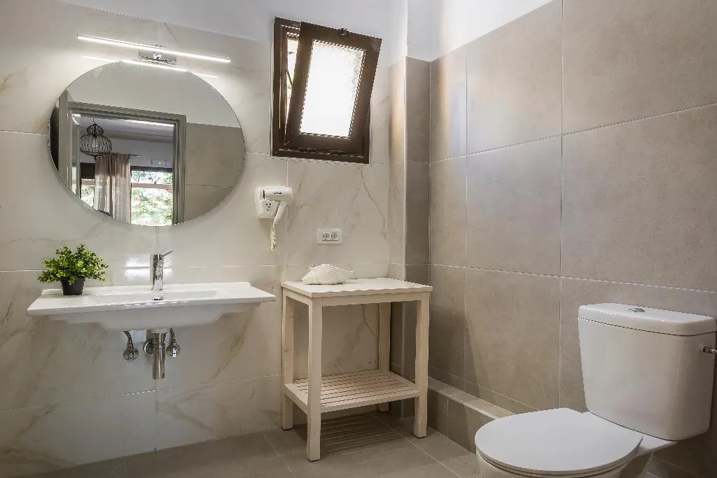 TRIPLE GARDEN VIEW Room, Makis Hotel, Kefallinia