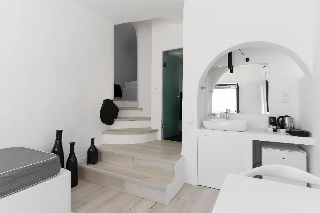 SUITE SEA VIEW HONEYMOON Room, Mill Houses New Elegant Suites by Mr and Mrs White, Santorini