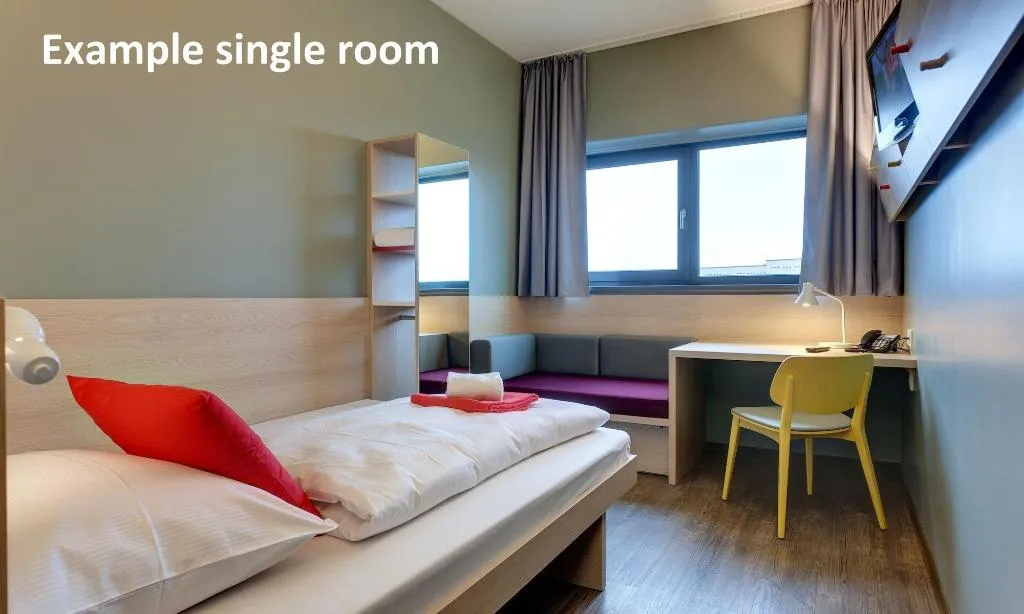 Room, Meininger Roma Termini, Naples