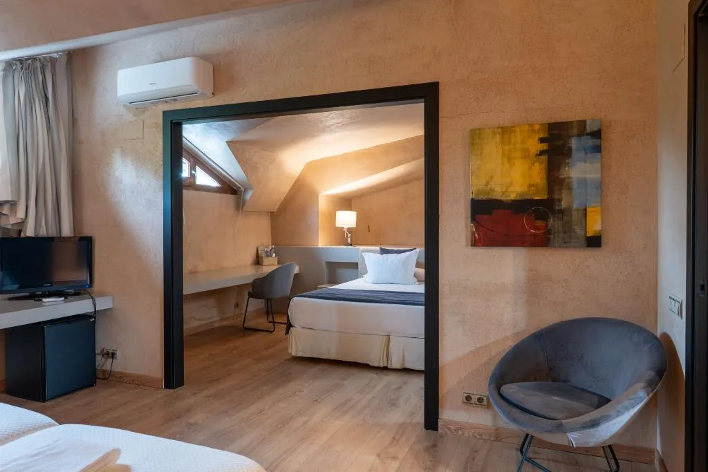 FAMILY ROOM STANDARD Room, Xalet del Golf, Barcelona