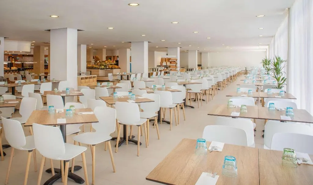 Restaurant, Sol Palmanova-Mirlos Tordos, Majorca