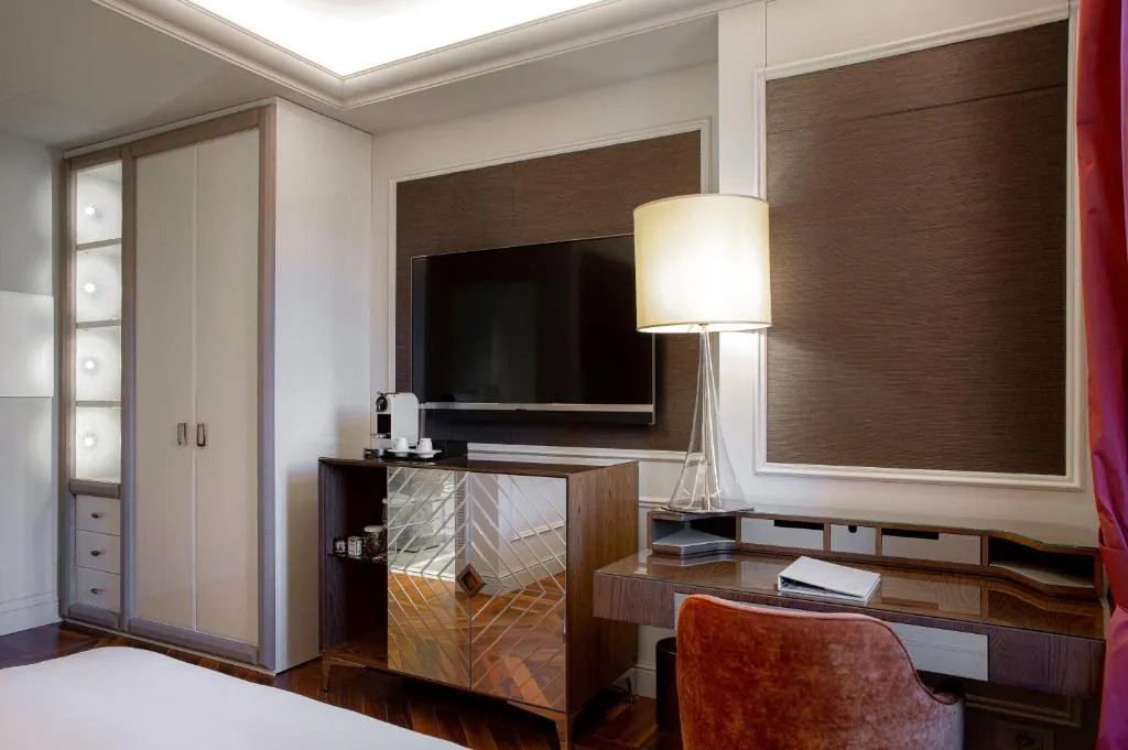 DOUBLE STANDARD Room, Palazzo Venezia, Milan