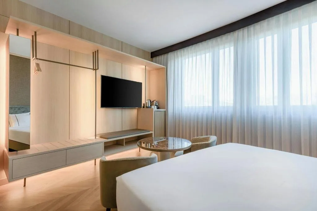 DOUBLE SUPERIOR KING BED Room, AC Firenze, Florence