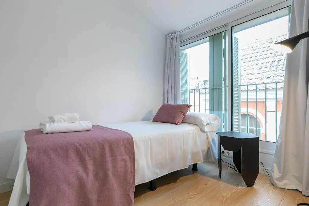 APARTMENT TWO BEDROOMS Room, Holiday Rentals Los Salados, Seville