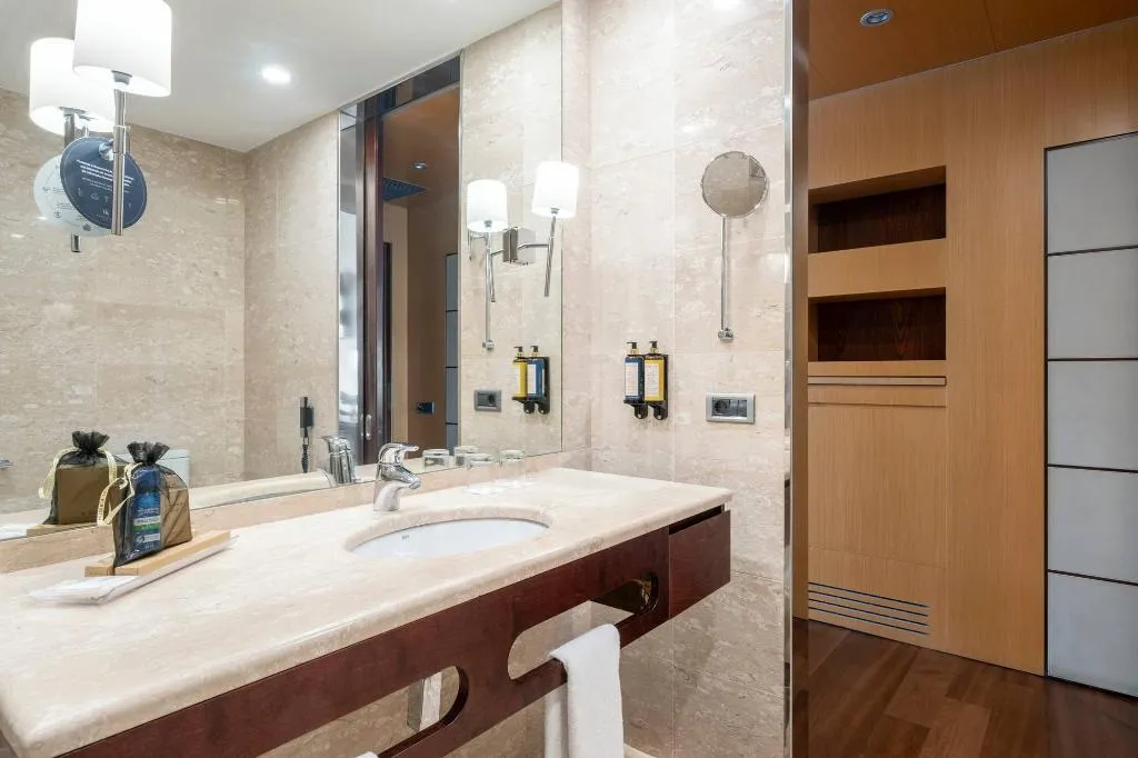 DOUBLE DELUXE Room, Eurostars Grand Marina GL, Barcelona