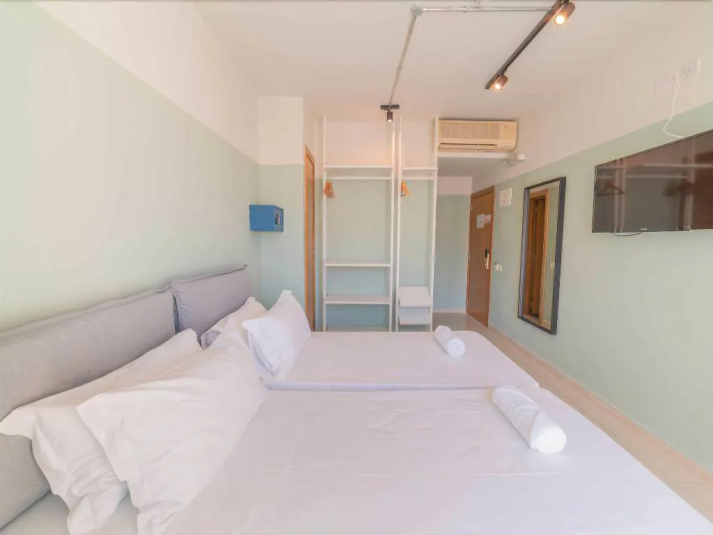 Room, Euro Guesthouse, Malta