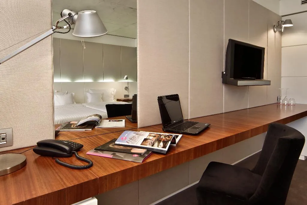 DOUBLE SINGLE USE STANDARD Room, Graffit Gallery Hotel, Varna
