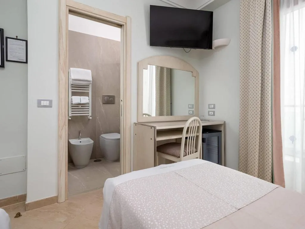 Room THREE BEDS Room, Comfort Hotel Gardenia Sorrento Coast, Naples