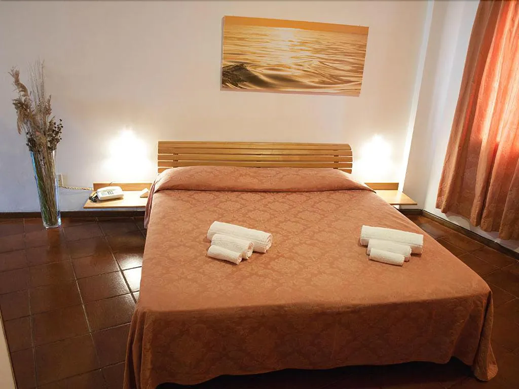 Room, Hotel Garibaldi, Olbia