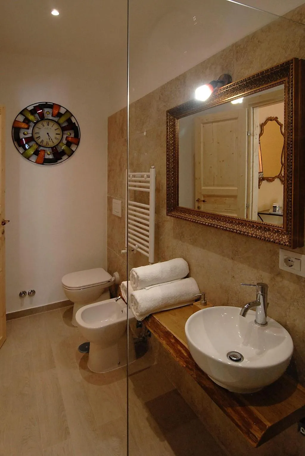 Room, Tiburtina Garden, Rome