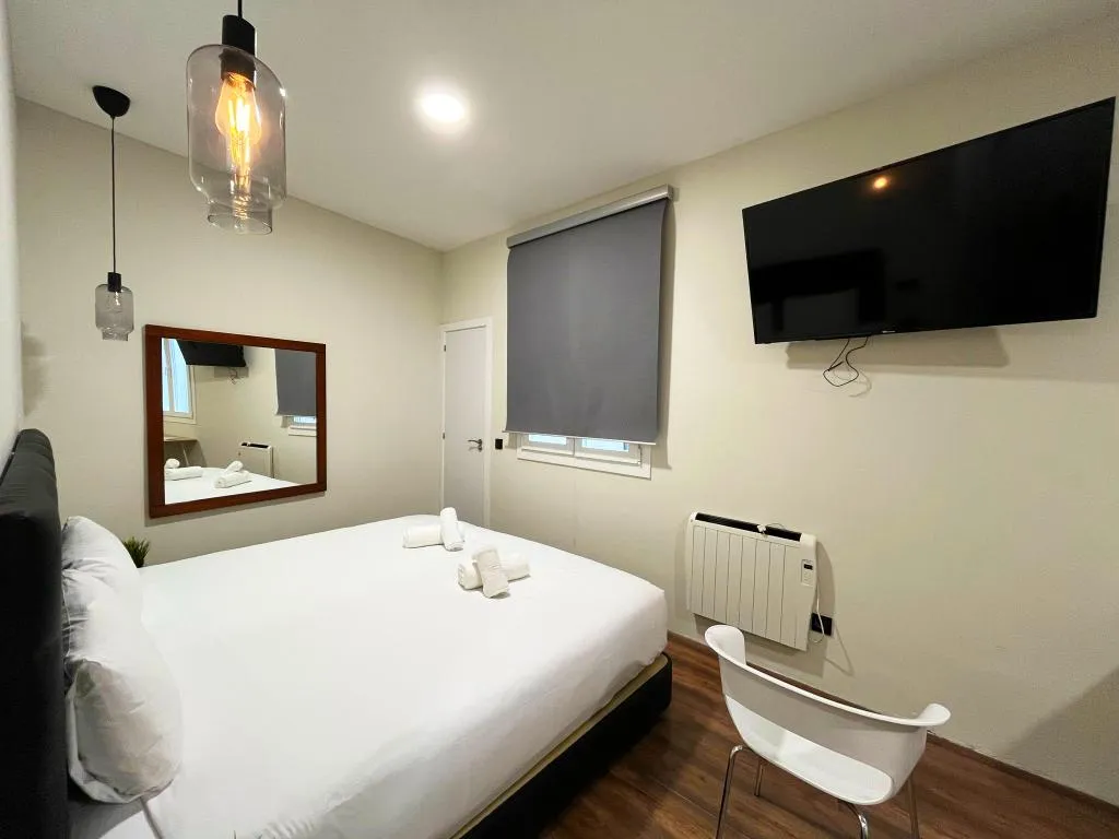 QUADRUPLE STANDARD Room, Montera Center Madrid, Madrid