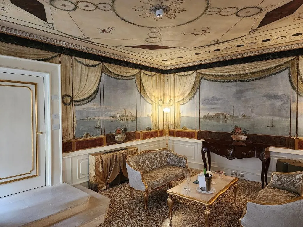 SUITE CLASSIC Room, Cà Bonfadini Historic Experience, Venice