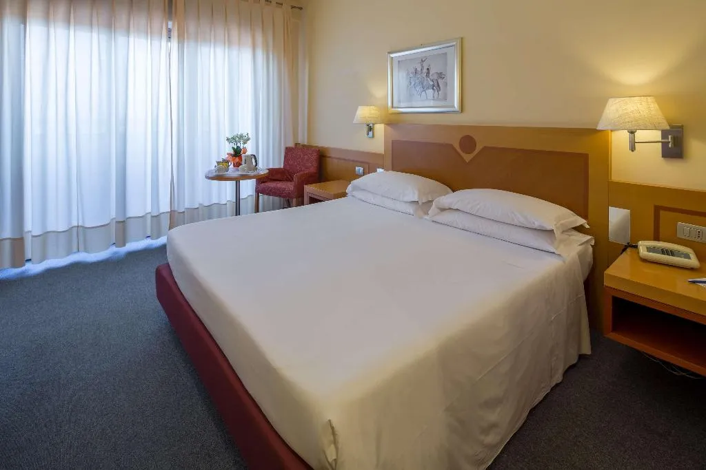 DOUBLE CLASSIC KING BED Room, Best Western Hotel I Triangoli, Rome