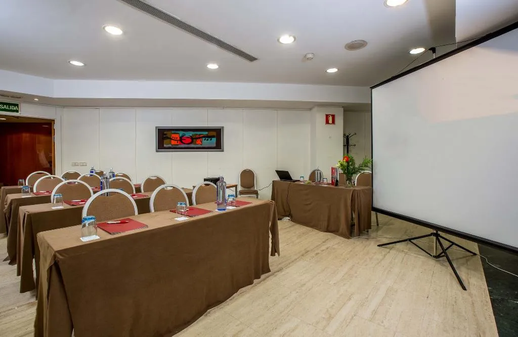 Conferences, Leonardo Hotel Madrid City Center, Madrid