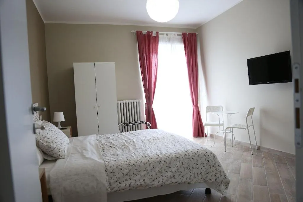 Room, My Sweet Rome, Rome