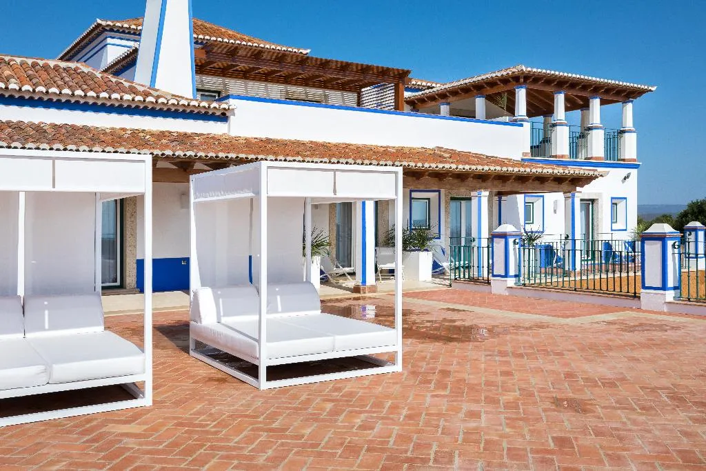 VILLA SEVEN BEDROOMS WITH PRIVATE POOL Room, Shantivillas, Algarve