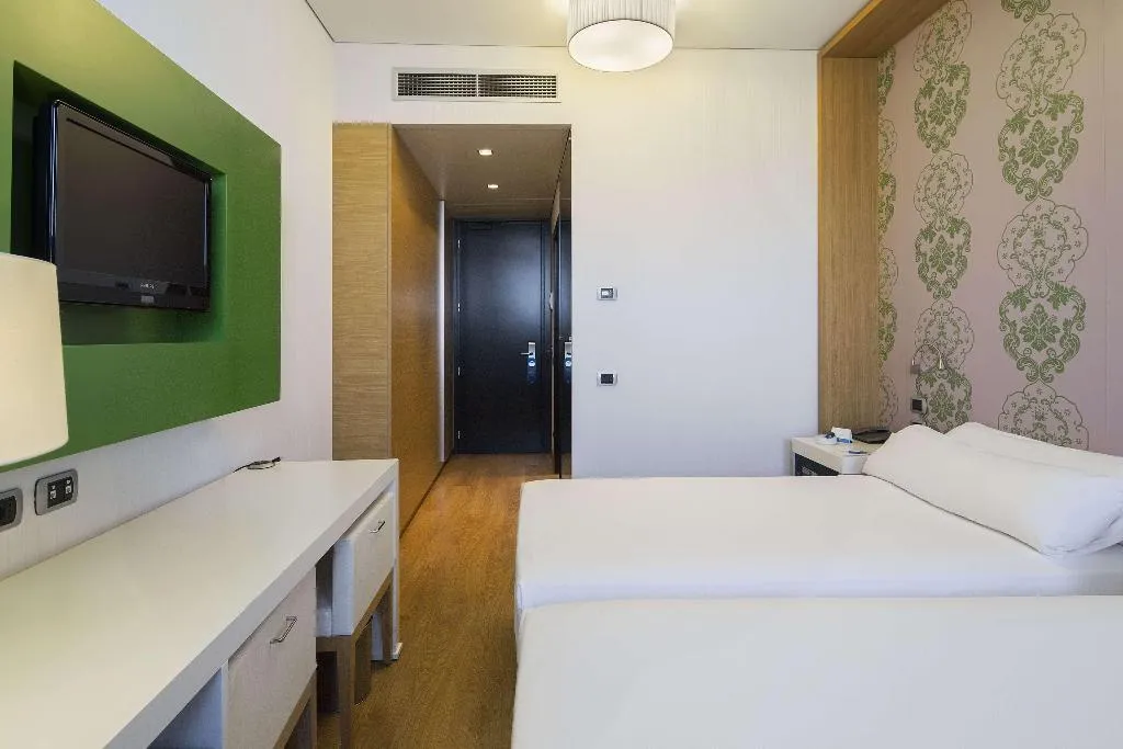 Room, NH Milano Fiera, Milan