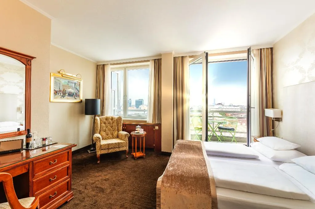 DOUBLE WITH BALCONY Room, Am Parkring Hotel, Vienna