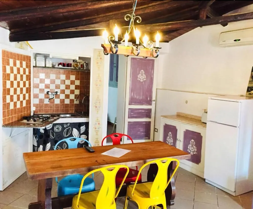 Room, Scilla e Cariddi Bed&Breakfast, Catania