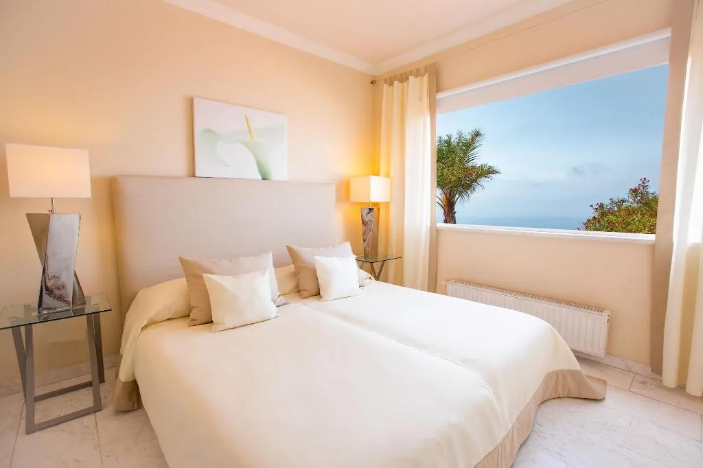Room, Jardin de la Paz, Tenerife