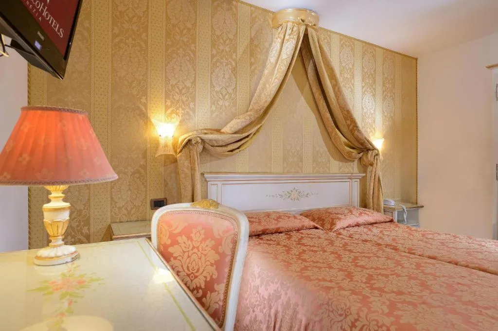 Double or Twin CLASSIC Room, Ambassador Tre Rose, Venice