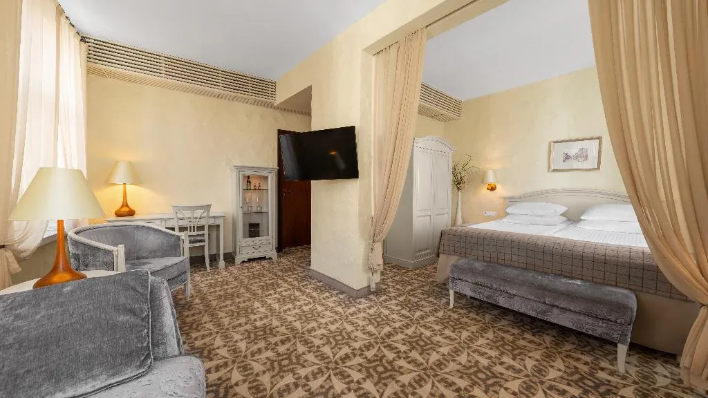 SUITE STANDARD Room, Rixwell Collection Savoy Boutique Hotel, Tallinn
