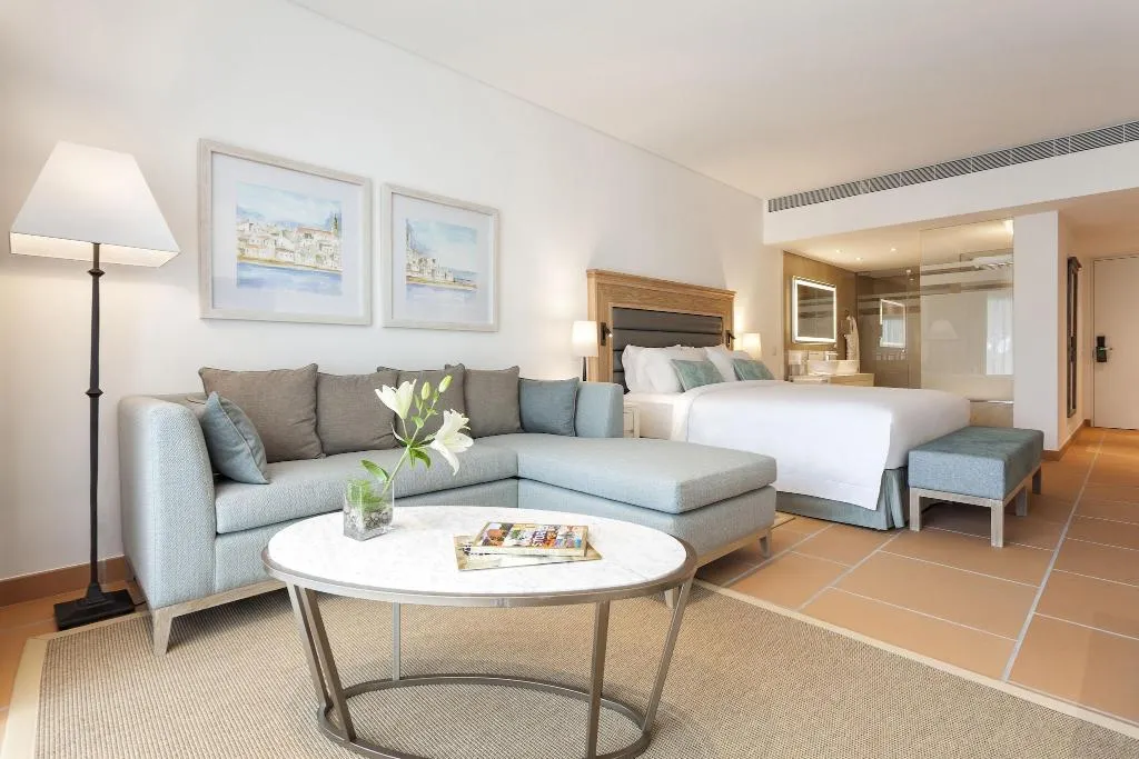 JUNIOR SUITE POOL VIEW Room, Pine Cliffs Hotel, a Luxury Collection Resort, Algarve