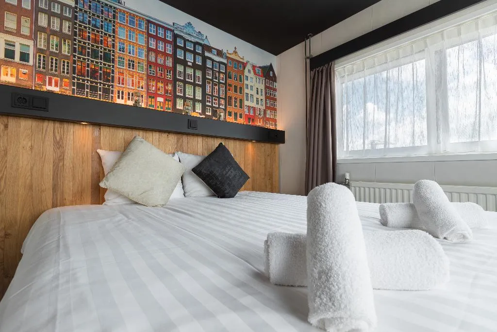 DOUBLE DELUXE WITH VIEWS Room, Botel, Amsterdam