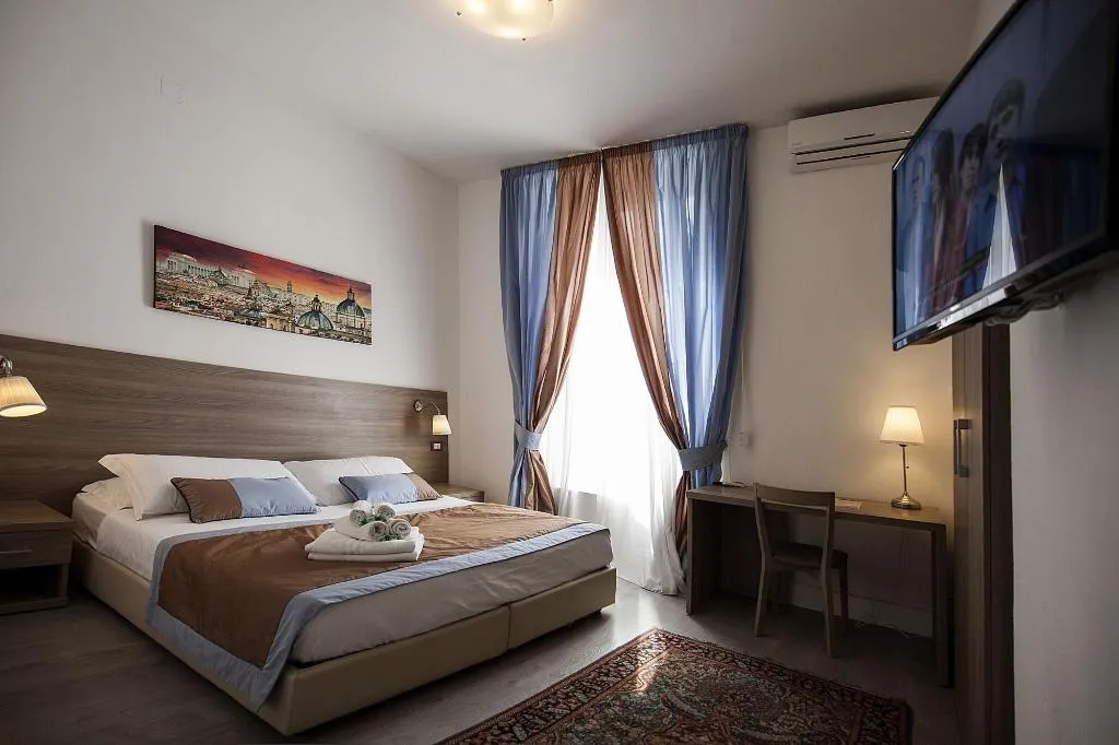 Room, Roman Holidays Cuore Dell Impero, Naples